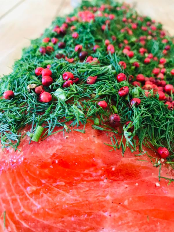 Preview: Gebeizter Lachs mit Dill & Rosa Beeren – Premium Graved Lachs aus Norwegen