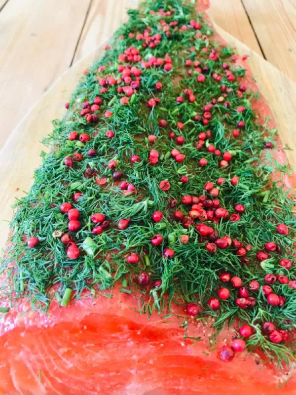 Graved Lachs mit Dill & Rosa Beeren – Frischer Norwegischer Lachs 1,1 kg