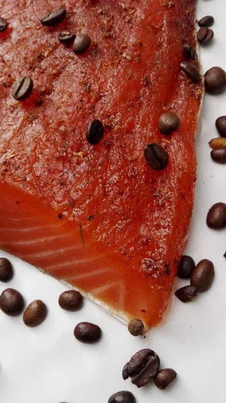 Graved Lachs mit Kaffeebohnen & Piment | Premium Norwegischer Lachs