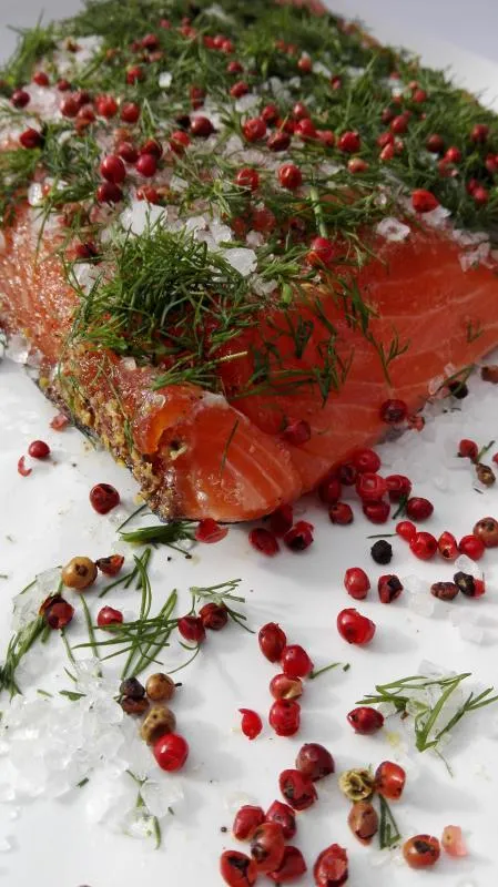 Graved Lachs mit Dill & Rosa Beeren – Frischer Norwegischer Lachs 1,1 kg