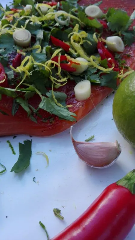 Lachs gebeizt (Graved) mit asiatischen Gewürzen