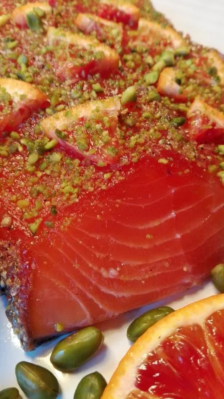 Lachs gebeizt (Graved) mit Gin, Orange und Pistazien
