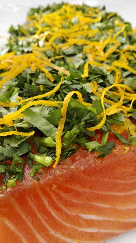 Lachs gebeizt mit Orange, Ingwer und Koriander 300g