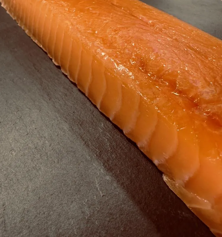 Feinster Räucherlachs Loin, handveredelt und traditionell geräuchert