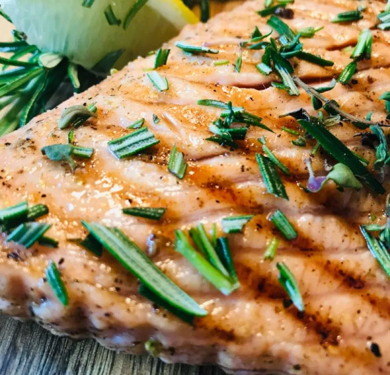 Graved to Grill mit Ahornsirup Rosmarin & Thymian