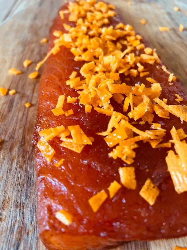 Graved Loin mit Rotsandelholz und Orangenzesten