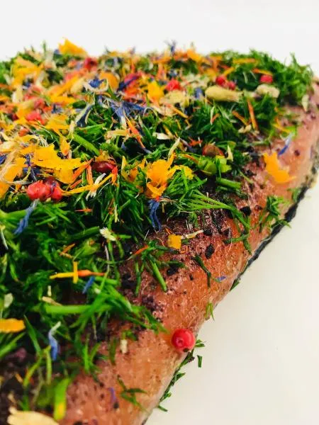 Graved Salmon "Spring" with dill, pink berries, saffron flowers, cornflower blossoms, orange peel 300g