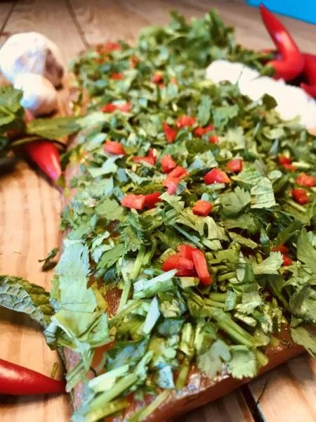 Graved Lachs (gebeizter Lachs) AFRICA mit Koriander, Minze und roter Chilli 1.1 kg