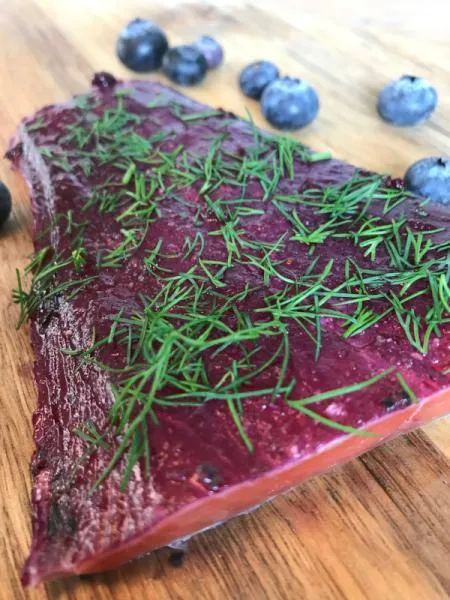 Graved Lachs mit Wildheidelbeeren ( Blaubeeren ) und eine Prise Dill 1.1kg