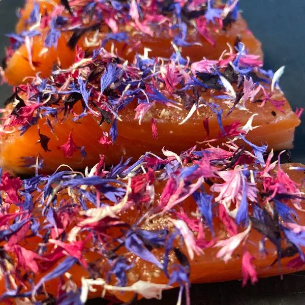 Gravlax with organic alpine flowers from South Tyrol