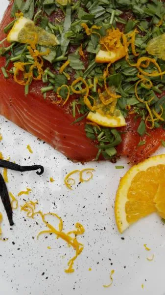 Gebeizter Lachs mit Orange, Estragon & Vanille | Premium Graved Lachs