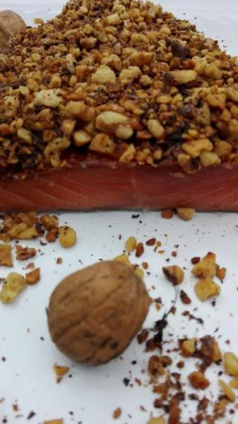 Graved Lachs mit gerösteten Walnüssen – Frischer norwegischer Lachs
