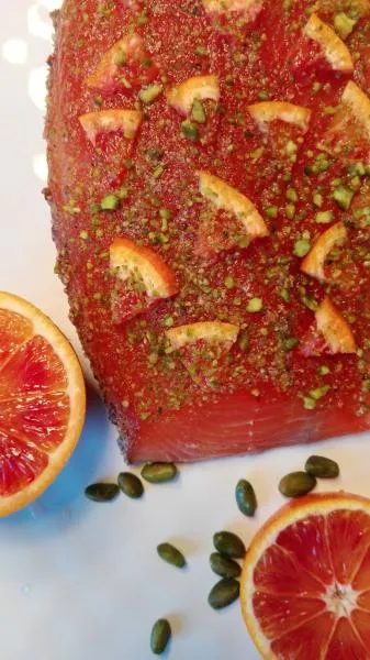 Lachs gebeizt (Graved) mit Gin, Orange und Pistazien