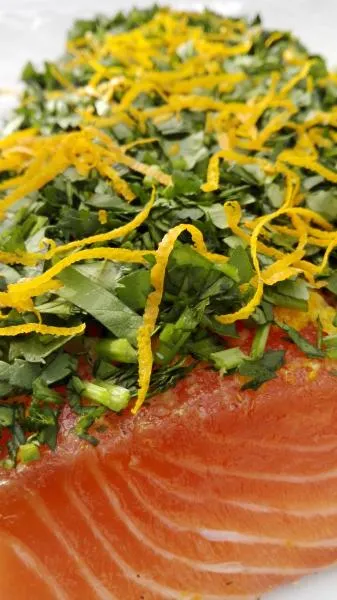 Lachs gebeizt mit Orange, Ingwer und Koriander 300g