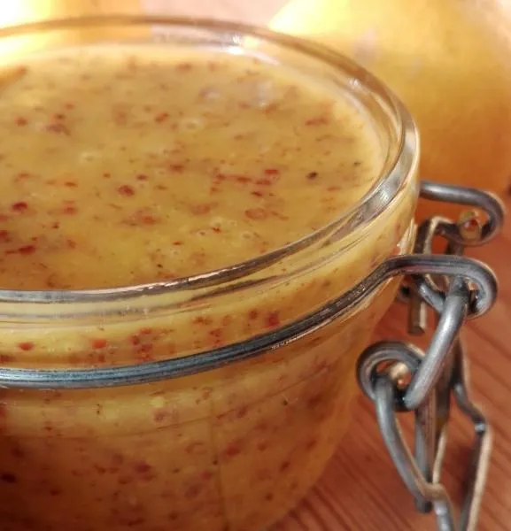 Zitronen-Senf-Sauce – Frisch-würziger Begleiter zu Graved & Geräuchertem Lachs